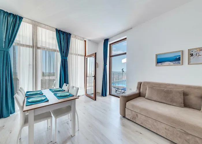 Apartment Amazing Sea